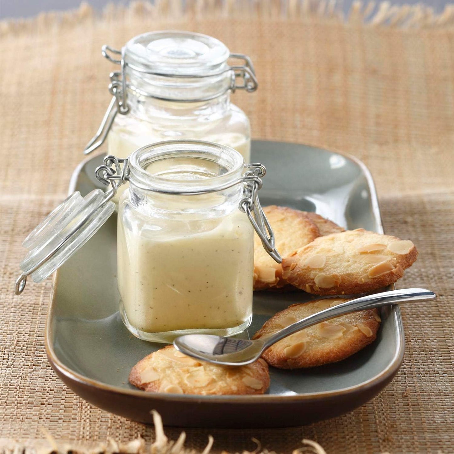 Spice Jars, 12 Pack 4oz Small Glass Jars with Airtight Hinged Lid, With 12 Spice Labels & Silicone Funnels, Airtight Glass Jars for Spices, Art Craft Storage (12 Pack)