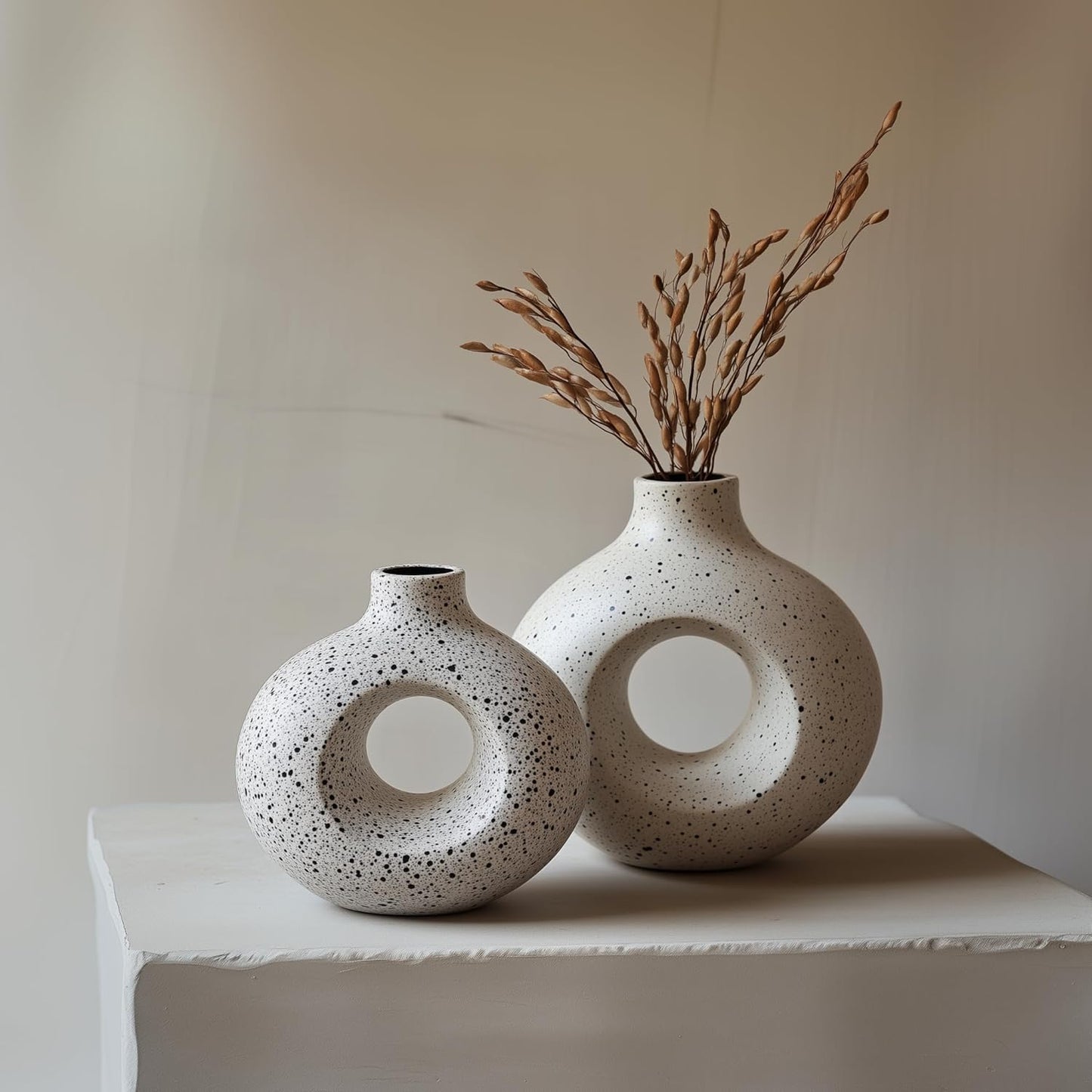 NOBULA Ceramic Bagel Vases C6 – Thoughtful for Mom – Elegant Set of 2 for Living Room, Bedroom or Table – Modern Home Decor She’ll Love – Perfect for Flowers & Plants