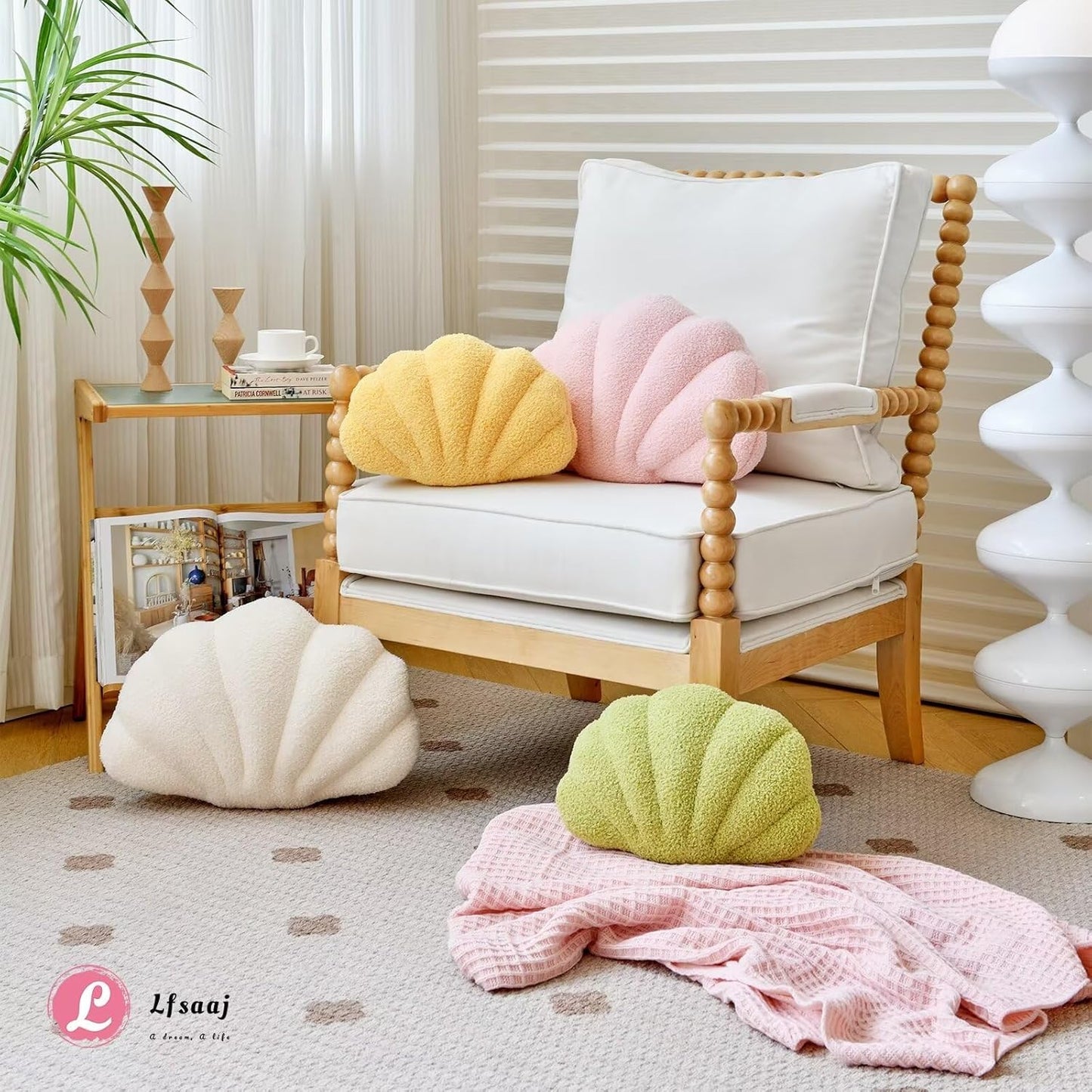 Pink Seashell Throw Pillows, Shell Shaped Throw Pillows, 13 Inch Soft Home Decorative Pillow Plush Cushion for Bed Couch Living Sofa Room Decor Accent Throw Pillow
