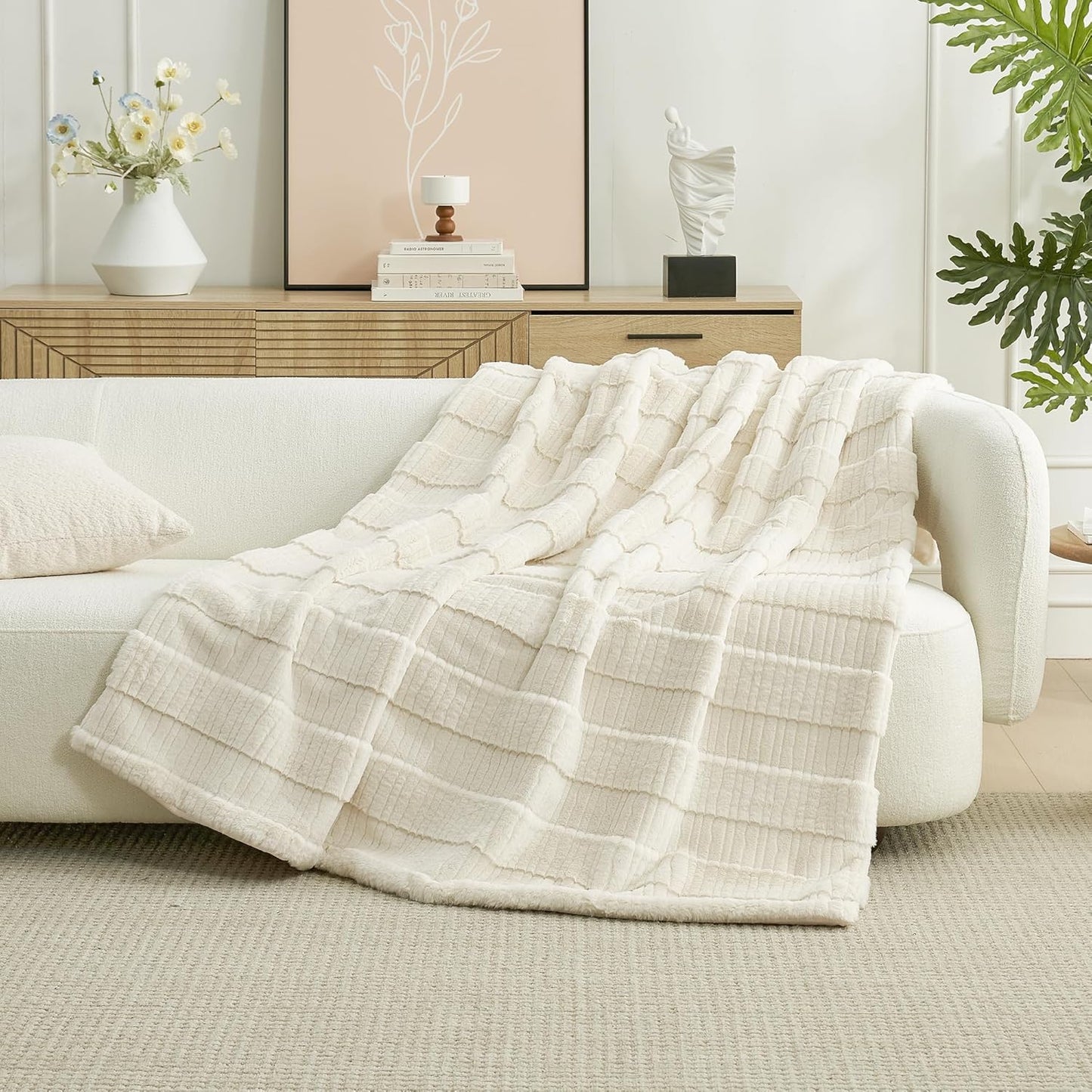 Amélie Home Luxury Striped Faux Fur Throw Blanket for Couch, Embossed Split Fur Cozy Fuzzy Fluffy Luxurious Soft Plush Sofa Chair Bed Gift Blankets for Women Men Wife Friend, 60"x80", Ivory