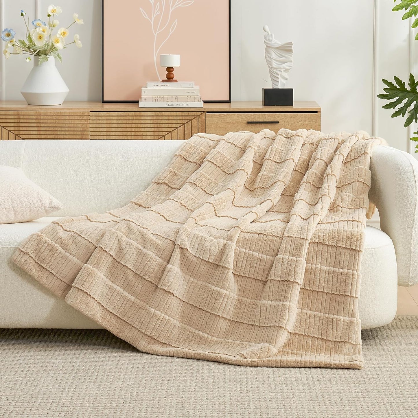 Amélie Home Luxury Striped Faux Fur Throw Blanket for Couch, Embossed Split Fur Cozy Fuzzy Fluffy Luxurious Soft Plush Sofa Chair Bed Gift Blankets for Women Men Wife Friend, 55"x70", Beige